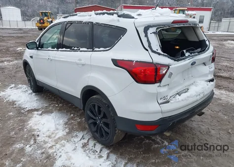 2019 Ford Escape Se z USA, uszkodzony, nr VIN 1FMCU9GD3KUA07837